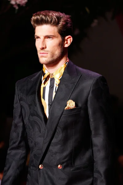 Look 8
